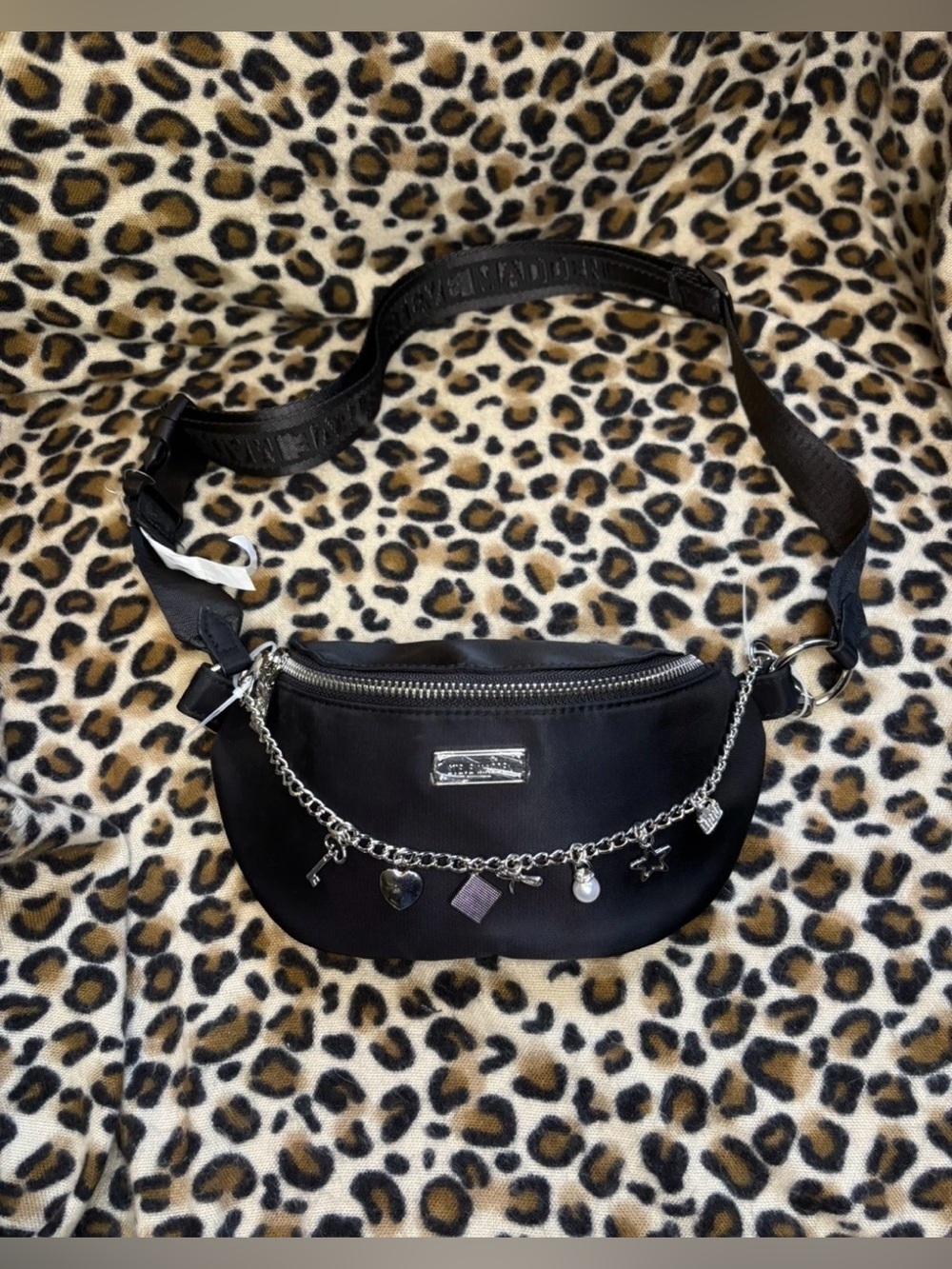 Steve Madden Fanny Pack Black w/Silver decorative bag chain New/been stored💜 - Picture 5 of 12